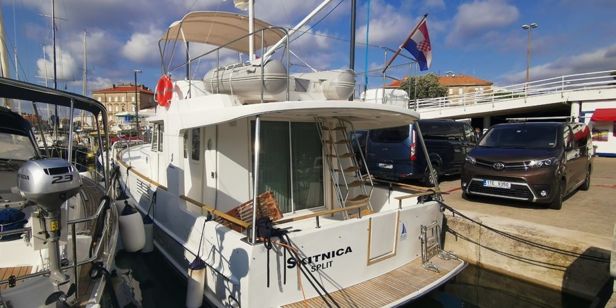 Beneteau Swift Trawler 42