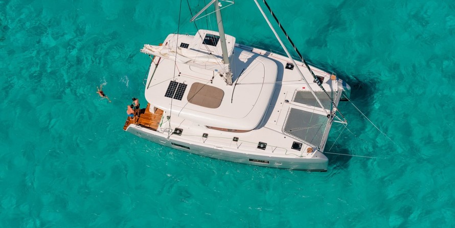 Lagoon 42