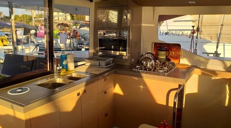 Fountaine Pajot Lucia 40