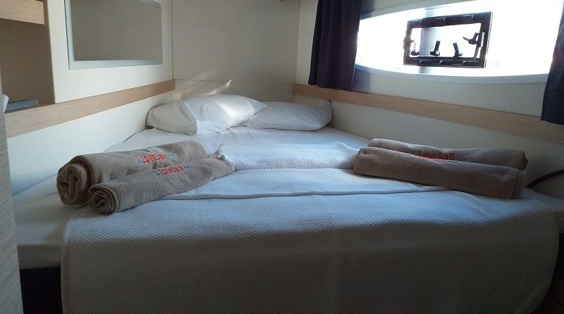 Fountaine Pajot Lucia 40