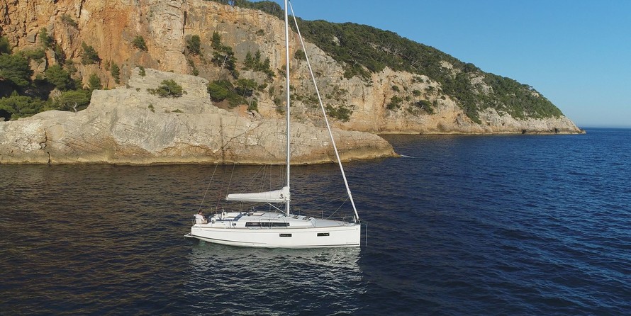 Beneteau Oceanis 38.1