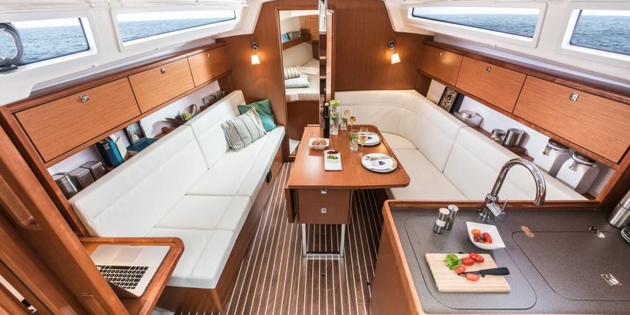 Bavaria CRUISER 34