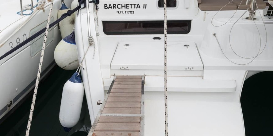 Lagoon 42