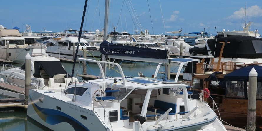 Island Spirit 410