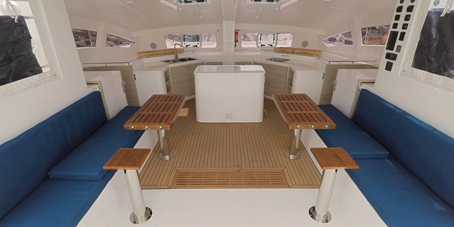 Island Spirit 410