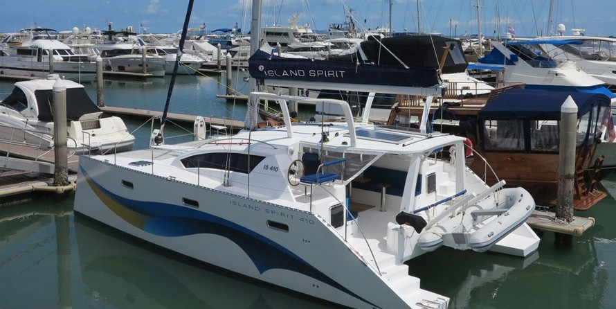 Island Spirit 410