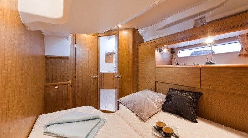 Jeanneau 53