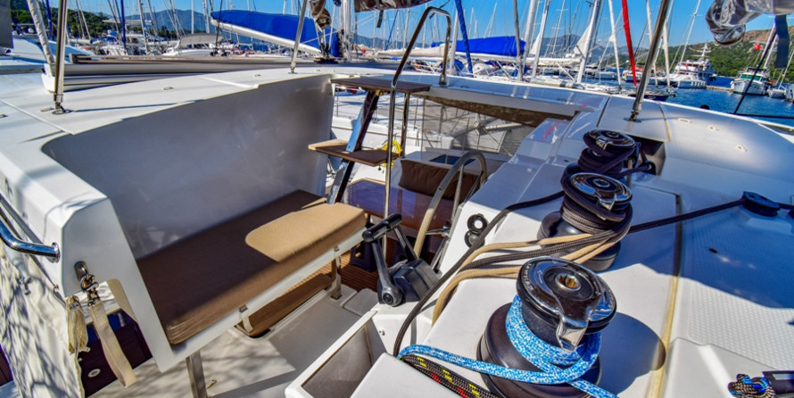 Fountaine Pajot Lucia 40