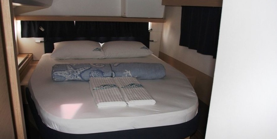 Fountaine Pajot Lucia 40