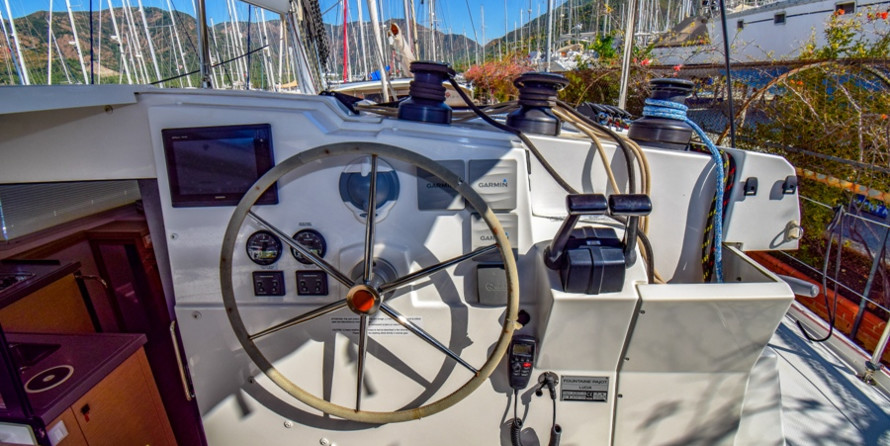 Fountaine Pajot Lucia 40