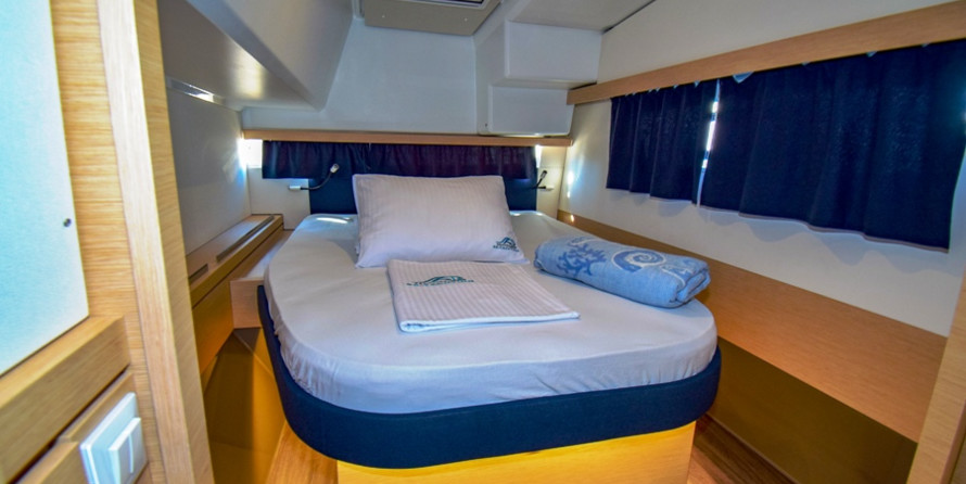 Fountaine Pajot Lucia 40