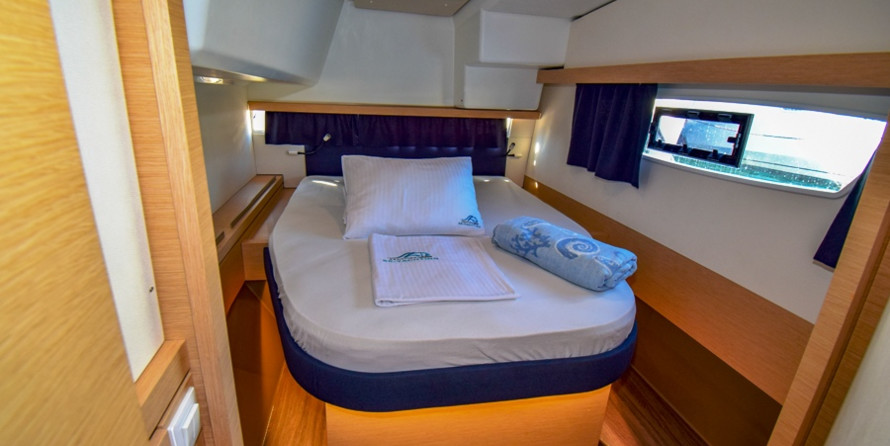 Fountaine Pajot Lucia 40