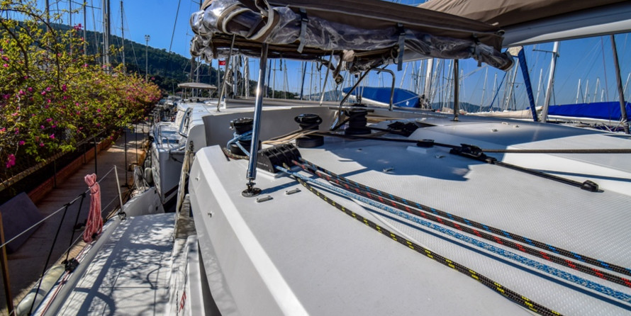 Fountaine Pajot Lucia 40