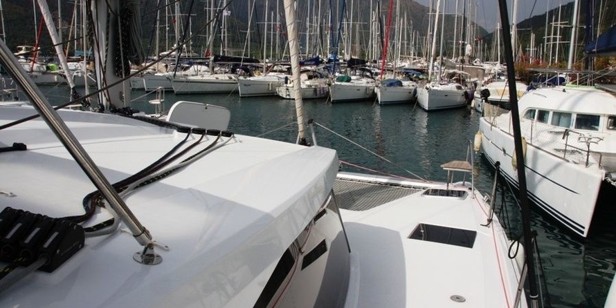 Fountaine Pajot Lucia 40