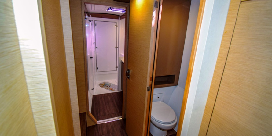 Fountaine Pajot Lucia 40