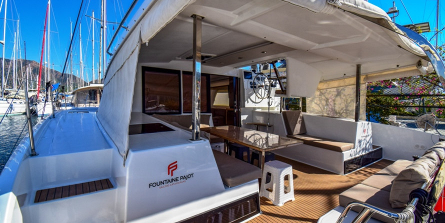 Fountaine Pajot Lucia 40