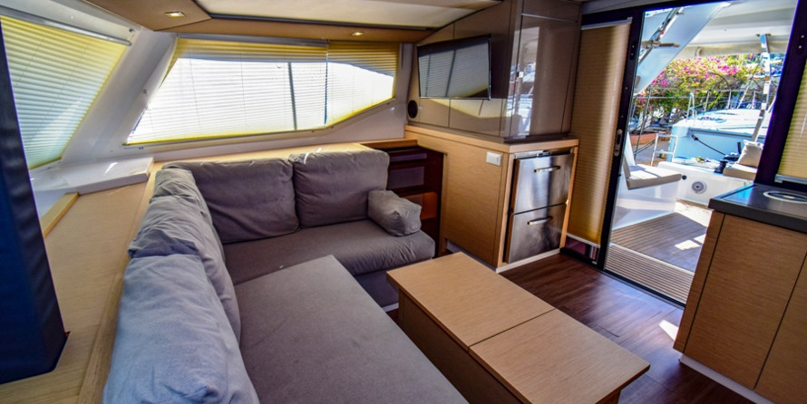 Fountaine Pajot Lucia 40