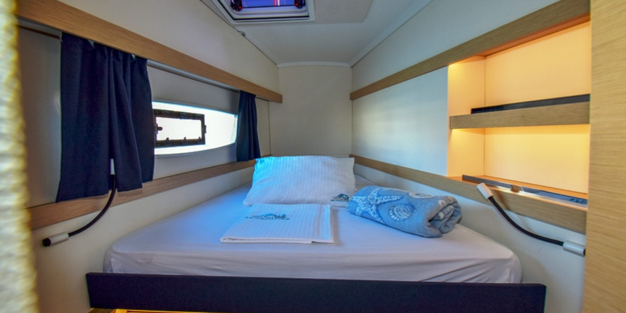 Fountaine Pajot Lucia 40
