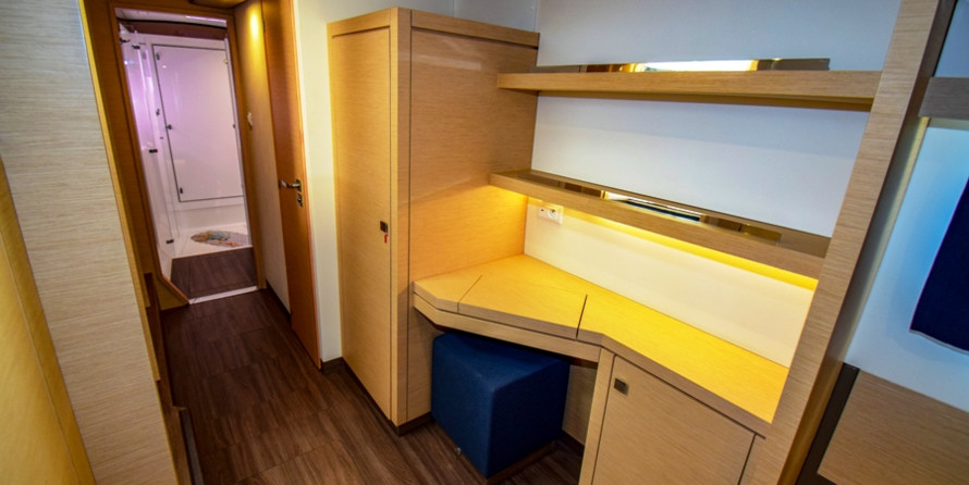 Fountaine Pajot Lucia 40