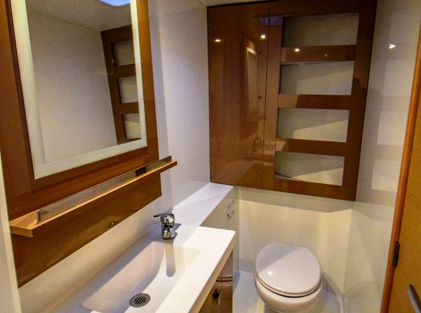 Fountaine Pajot Lucia 40