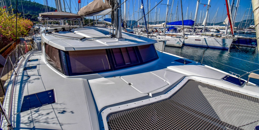 Fountaine Pajot Lucia 40