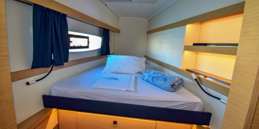 Fountaine Pajot Lucia 40