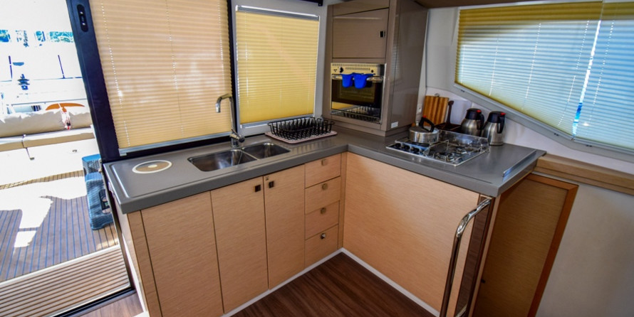 Fountaine Pajot Lucia 40