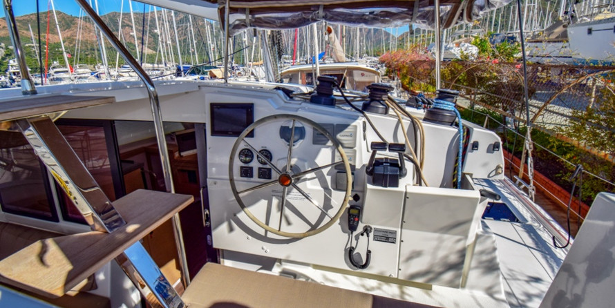 Fountaine Pajot Lucia 40