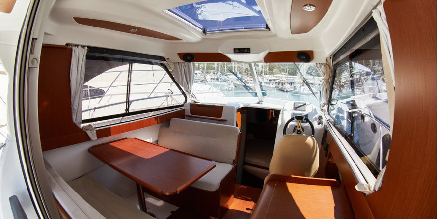 Beneteau Antares 8
