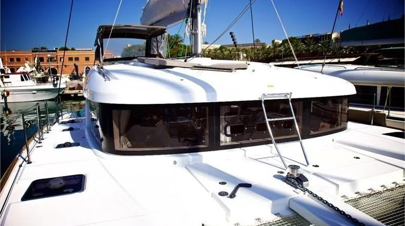 Lagoon 39