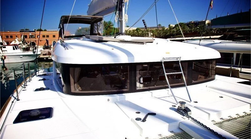 Lagoon 39