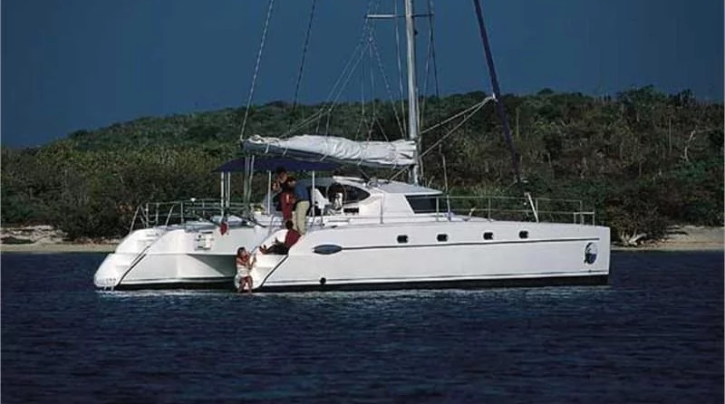 Fountaine pajot belize 43