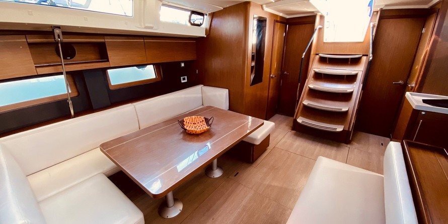 Beneteau Oceanis 51.1