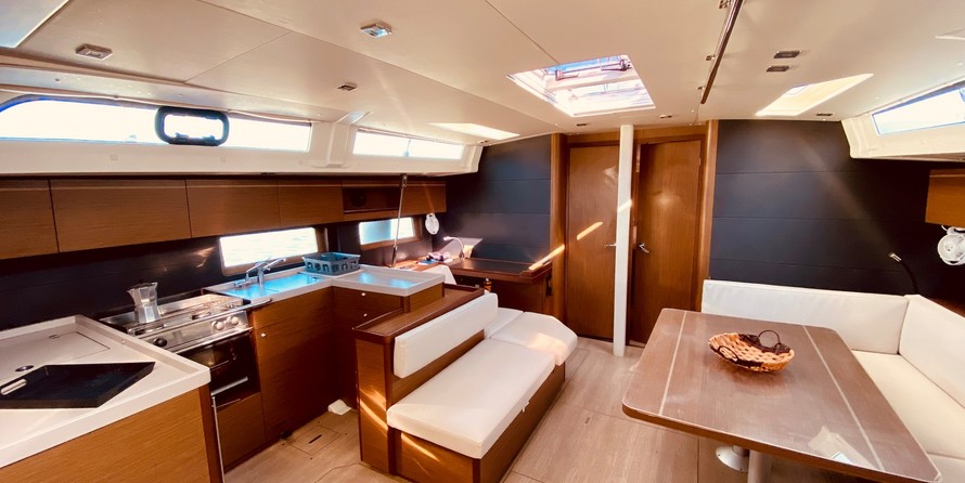 Beneteau Oceanis 51.1