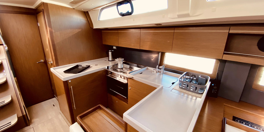 Beneteau Oceanis 51.1