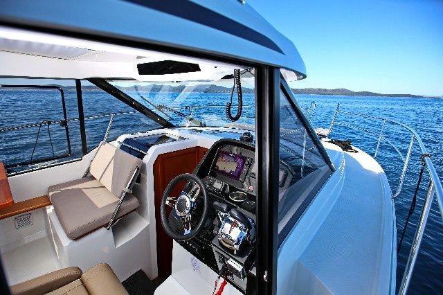 Jeanneau Merry Fisher 895