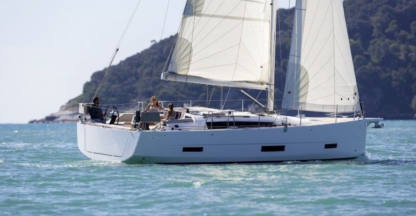 Dufour 390
