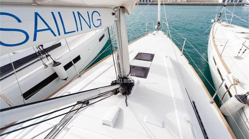 Beneteau Oceanis 38.1