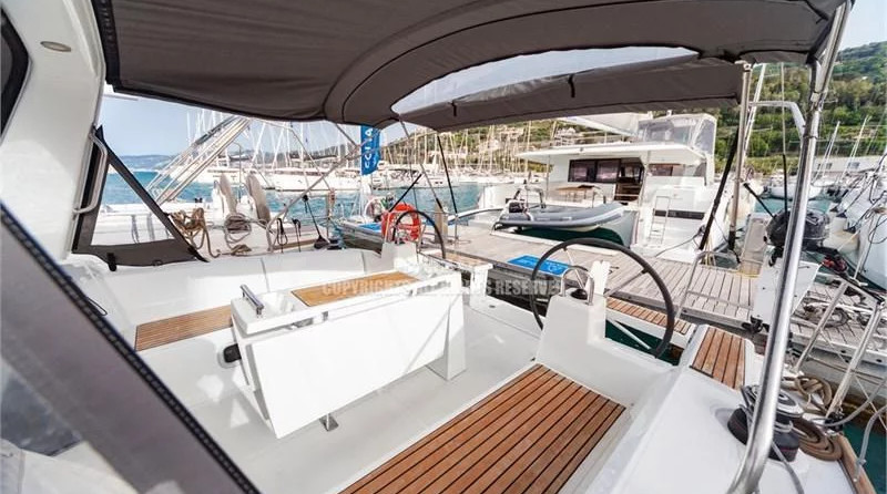 Beneteau Oceanis 38.1