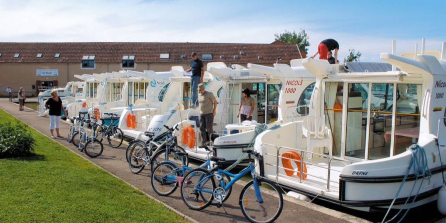 Cantieri estensi goldstar 560 c fly