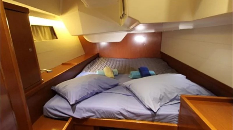 Oceanis 48 (5Cab)