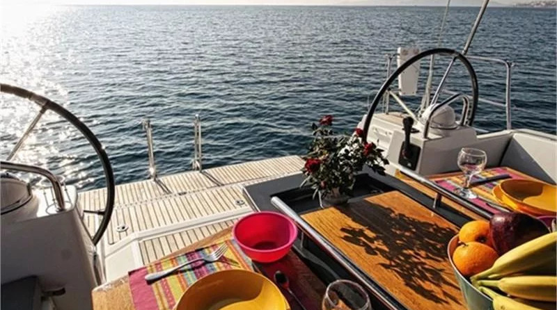 Oceanis 48 (5Cab)