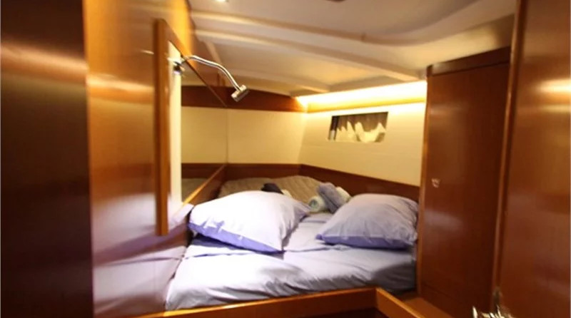 Oceanis 48 (5Cab)