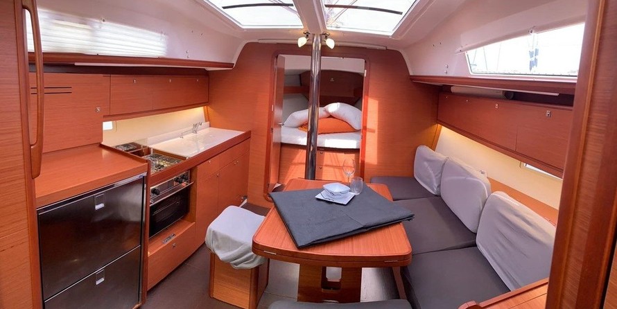 Dufour 382