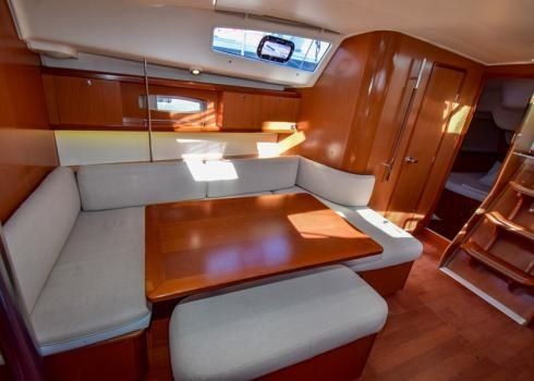 Beneteau Oceanis 40