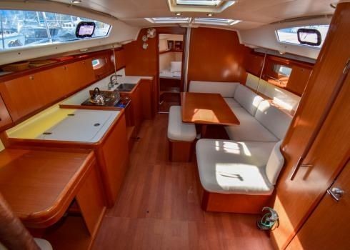 Beneteau Oceanis 40