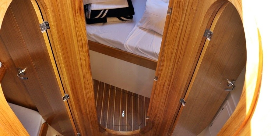 SAS Vektor Adriana 950