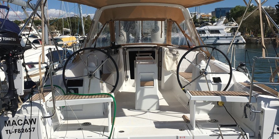 Beneteau Oceanis 38