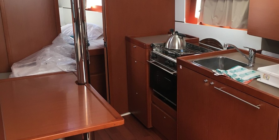 Beneteau Oceanis 38