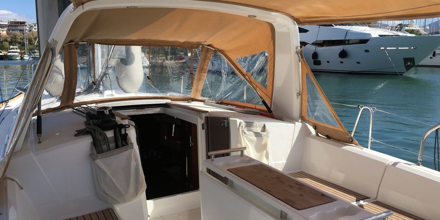 Beneteau Oceanis 38